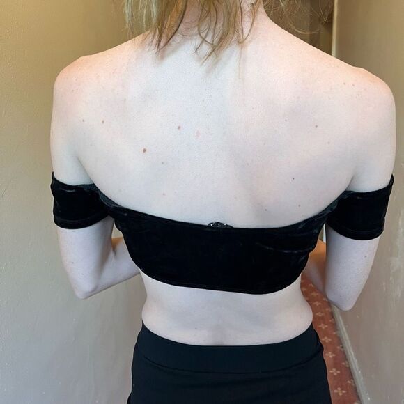 Out from Under Black Velvet Off Shoulder Crop Top Sz L Goth Urban Outfitters - Picture 5 of 6